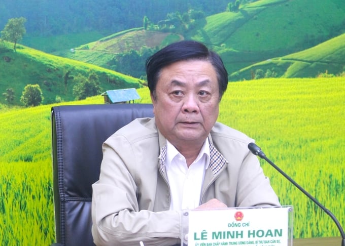 Minister of Agriculture and Rural Development Le Minh Hoan, emphasized that the key objective in the development of multi-value forest ecosystems is to ensure forest protection and bring numerous benefits to the local communities closely associated with the forest. Photo: Trung Quan.