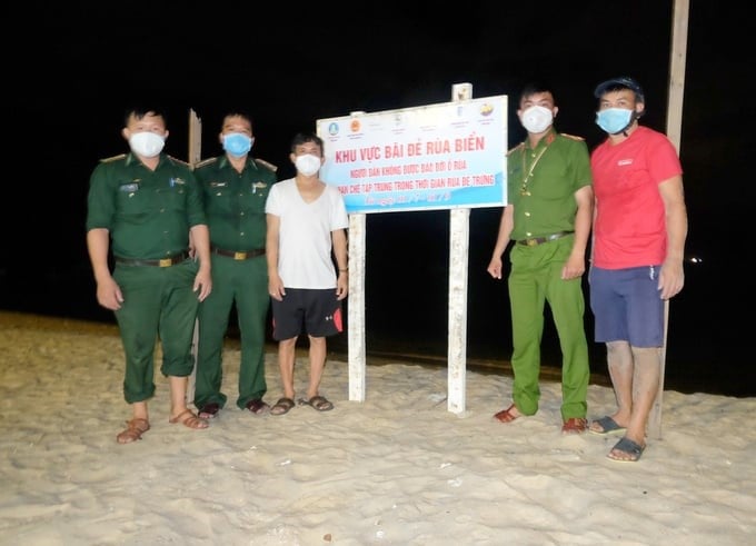 Sea turtle protection volunteer group of Nhon Hai commune (Quy Nhon city, Binh Dinh) Photo: V.D.T.