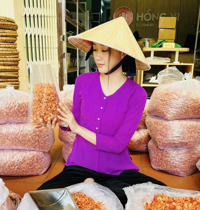 The craft of producing dried shrimp in Ca Mau province has been incorporated into the national intangible cultural heritage. Photo: Trong Linh.