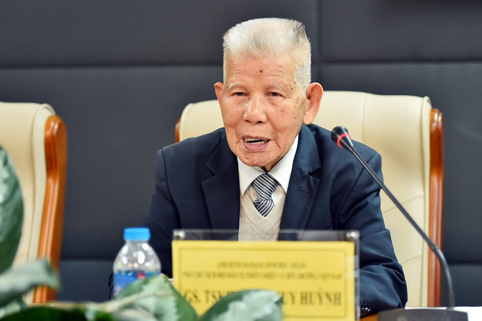 GS. TSKH Đặng Huy Huỳnh.