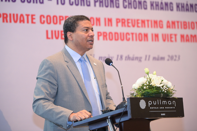 Ông Randolph Augustin, Giám đốc Văn phòng Sức khỏe, USAID ghi nhận các nỗ lực của Việt Nam trong phòng, chống kháng kháng sinh. Ảnh: Tùng Đinh.