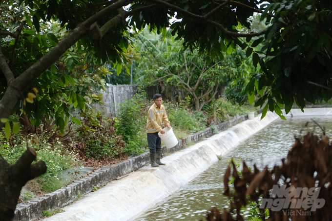 Người dân vùng nông thôn Phù Cừ đang được tiếp cận với các dịch vụ công để nâng cao chất lượng cuộc sống. Ảnh: T.Bình.