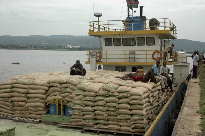 Một tàu chở đường nhập khẩu ở Kenya. Ảnh: RadarrAfrica.