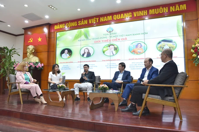 Management agencies, non-profit organizations, and forest-related businesses attended the discussion. Photo: Tung Dinh.