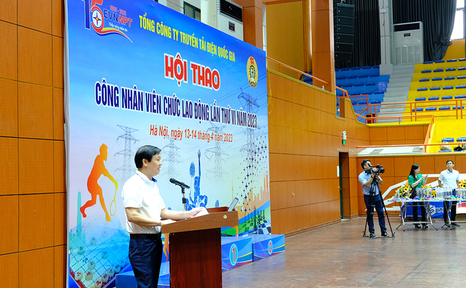 Ông Trịnh Tuấn Sơn, Chủ tịch Công đoàn EVNNPT, phát biểu tại Hội thao.