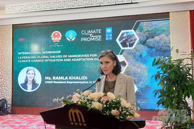 Ms. Ramla Khalidi, UNDP Resident Representative in Vietnam, said that the rapid loss of mangrove forests seriously threatens coastal biodiversity and resilience. Photo: Cong Dien.