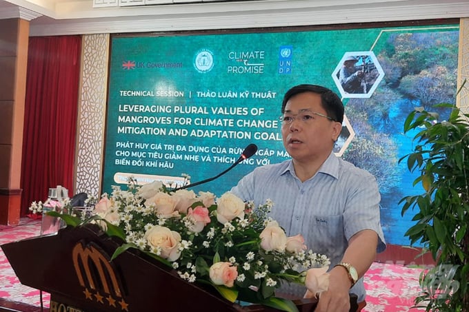Deputy Director of the Department of Forestry (MARD), Mr. Trieu Van Luc, emphasized policy advancements and technical guidance for sustainable forest management. Photo: Cong Dien.