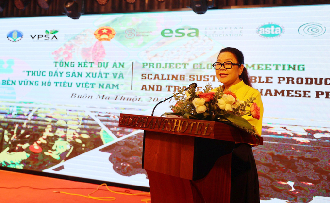 Bà Phan Thị Vân, Giám đốc IDH Việt Nam cho biết, dự án đã giúp tạo nên sự thay đổi thực sự bền vững trong sản xuất và xuất khẩu hồ tiêu trên quy mô lớn. Ảnh: Quang Yên.
