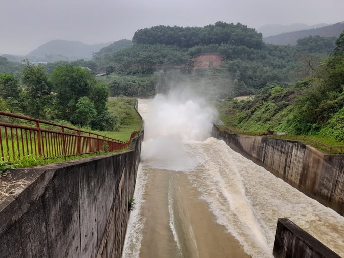 The level of water reserves in multiple reservoirs across Thai Nguyen province range from 60 to 100% of their designed capacity, which meets future basic production. Photo: Pham Hieu.