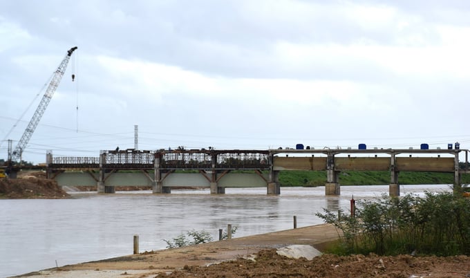 The Thanh Hoa 1 Dam is currently undergoing repairs and upgrades in Nhon Hoa Ward, An Nhon Town, Binh Dinh. Photo: V.D.T.