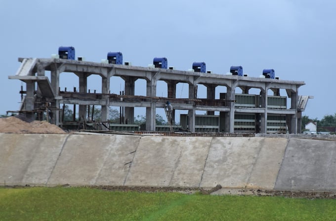 Binh Dinh province is upgrading six irrigation dams to promote safe operation and to enhance disaster prevention and control measures during the flood season. Photo: V.D.T.