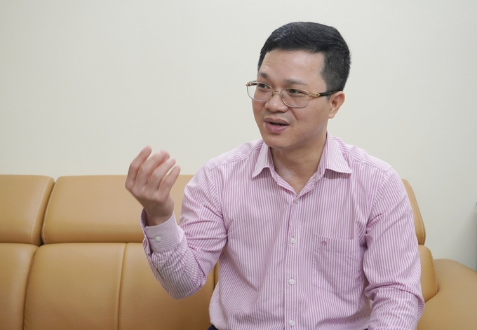 Cục trưởng Cục Thú y (Bộ NN-PTNT) Nguyễn Văn Long chia sẻ về ý nghĩa to lớn của Chương trình quốc gia phòng, chống bệnh lở mồm long móng giai đoạn 2021 - 2025. Ảnh: Phương Thảo.