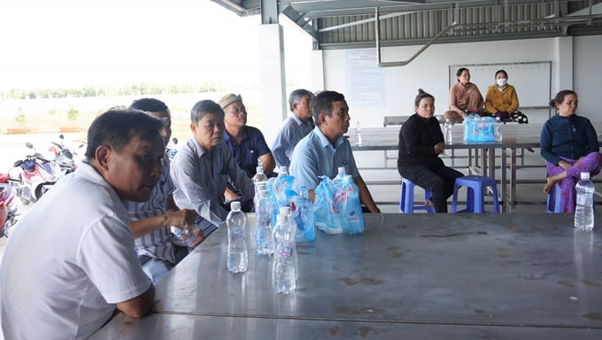 Small slaughter households in 5 northern communes of Tuy Phuoc district (Binh Dinh) had a meeting at the Nhon An centralized animal slaughter factory before putting it into operation. Photo: V.D.T.