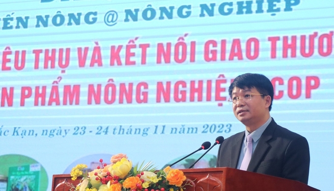 Ông Nông Quang Nhất, Phó Chủ tịch UBND tỉnh Bắc Kạn cho biết, tỉnh sẽ tiếp tục hỗ trợ các HTX nâng cao chất lượng sản phẩm OCOP. Ảnh: Ngọc Tú. 