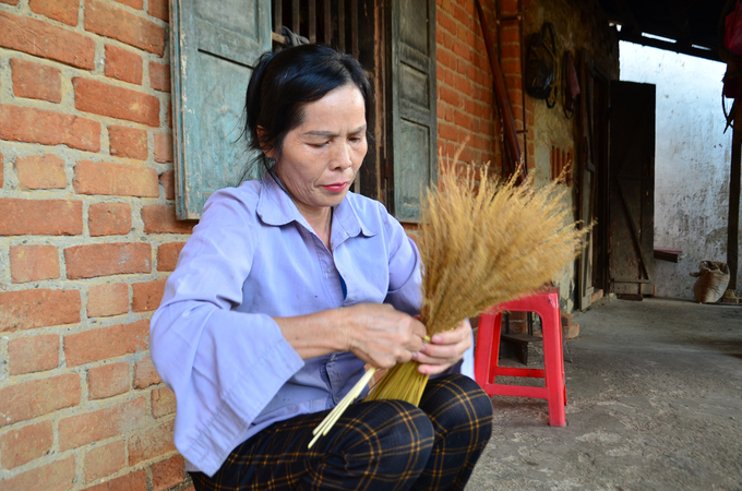 Tết chổi từ rơm Khẩu Nua Lếch. Ảnh: Dương Đình Tường.