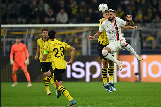 AC Milan và Borussia Dortmund sẽ chiến đấu không khoan nhượng. Ảnh: AS.