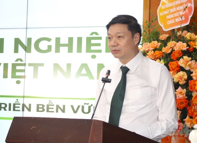 Theo ông Trần Quang Bảo, Cục trưởng Cục Lâm nghiệp, dưới sự chỉ đạo của Bộ NN-PTNT, toàn ngành đã khắc phục mọi khó khăn, hoàn thành xuất sắc các nhiệm vụ được giao. Ảnh: Trung Quân.