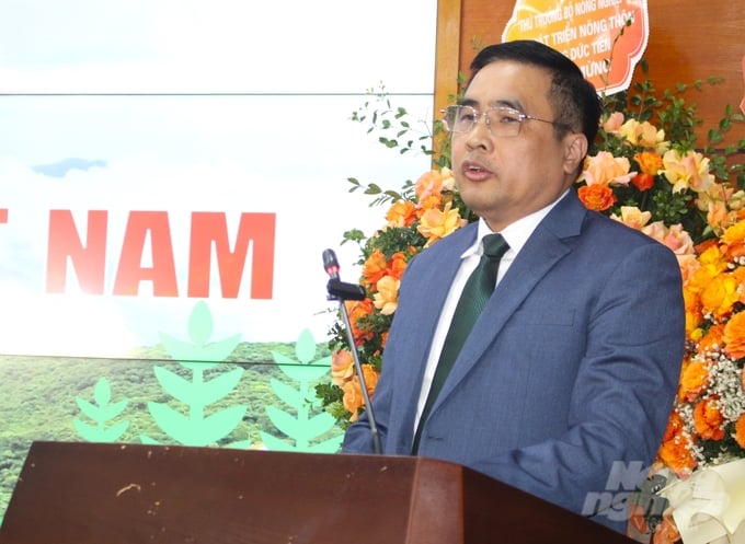 Thứ trưởng Bộ NN-PTNT Nguyễn Quốc Trị thay mặt lãnh đạo Bộ ghi nhận và đánh giá cao những kết quả mà ngành Lâm nghiệp đã đạt được trong suốt chặng đường 78 năm xây dựng và phát triển. Ảnh: Trung Quân.