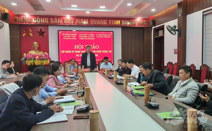Hội thảo tập huấn kỹ năng khai thác, tìm hiểu thông tin thị trường nông sản tại huyện Lâm Bình. Ảnh: Đào Thanh.