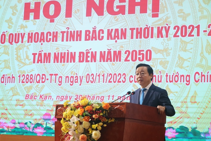 Phó Thủ tướng Chính phủ Trần Hồng Hà nhấn mạnh, Bắc Kạn có lợi thế phát triển kinh tế rừng, cần khai thác hiệu quả. Ảnh: Ngọc Tú. 