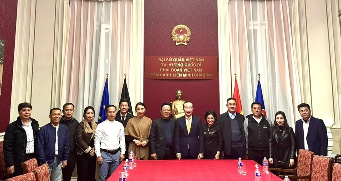 Ms. Ha and the leaders of the Hai Phong Department of Science and Technology went to the EU to expand cooperation in the production and consumption of agricultural products. Photo: CTV.