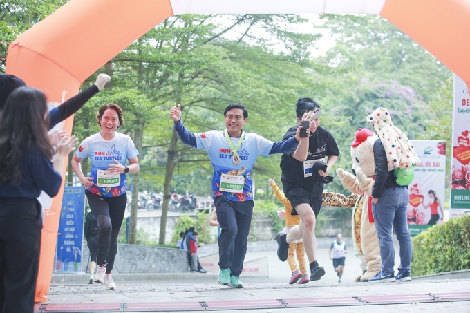Giải chạy được chia ra các cự ly 21km bán marathon, 10km thử thách, 5km chạy bộ/đi bộ gia đình và 1km trẻ em. Ảnh: Quang Hùng.