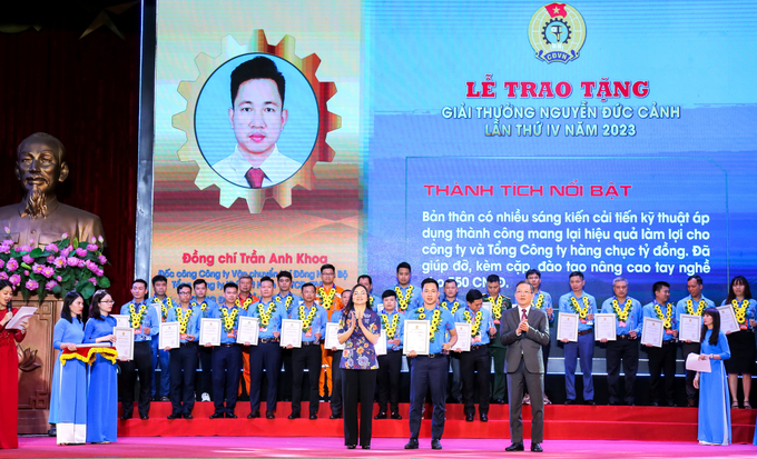 Anh Trần Anh Khoa, Đốc công dự phòng, Phòng Kỹ thuật Sản xuấtKĐN nhận 'Giải thưởng Nguyễn Đức Cảnh' lần thứ IV, năm 2023.