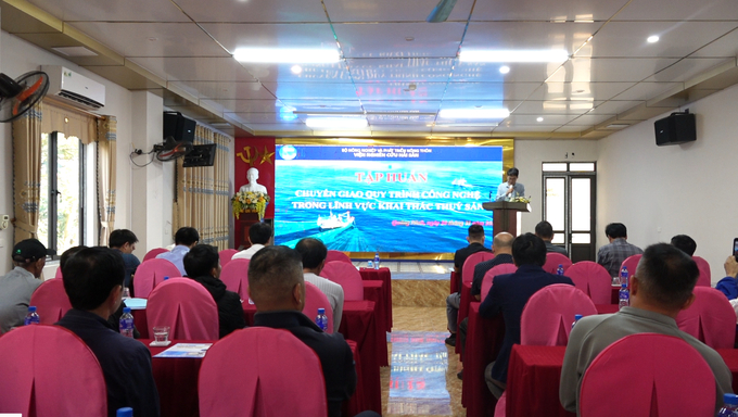 Hội nghị tập huấn chuyển giao quy trình công nghệ trong lĩnh vực khai thác thủy sản tại huyện Vân Đồn (tỉnh Quảng Ninh). Ảnh: Nguyễn Thành.