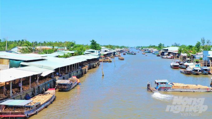 Nhiều HTX ở Bến Tre bắt đầu hiểu được cơ chế phát triển thị trường, chủ động liên kết và sản xuất sản phẩm theo yêu cầu của doanh nghiệp. Ảnh: Kiều Trang.