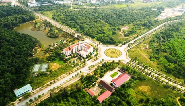 Khuôn viên của Trường Đại học Quốc gia Hà Nội tại Hòa Lạc. 
