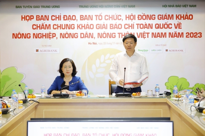 Ông Trần Thanh Lâm - Phó Trưởng Ban Tuyên giáo Trung ương, thành viên Ban Chỉ đạo phát biểu tại cuộc họp Ban Chỉ đạo, Ban Tổ chức, Hội đồng chung khảo của giải.