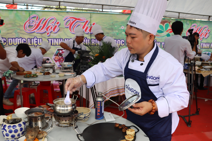 The dish of ginseng is always nutritious for tourists. Photo: Tuan Anh.