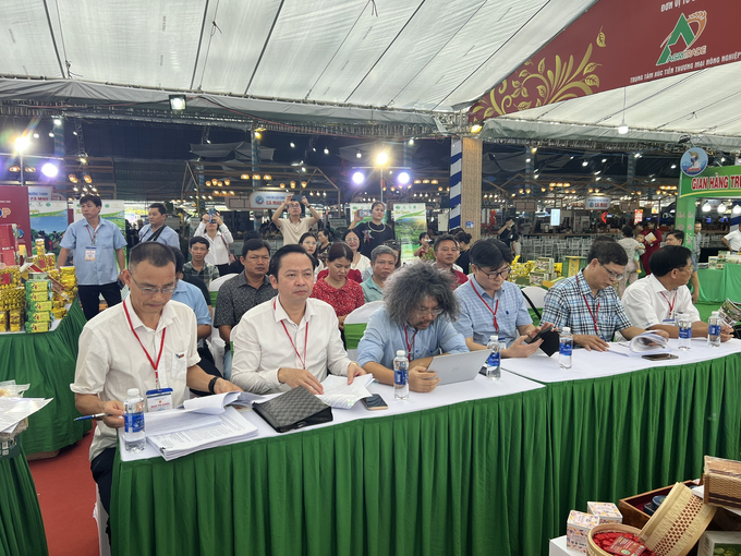 Ngày 10/12, tại tỉnh Cà Mau đã khai mạc Hội thi 'Sản phẩm OCOP tiêu biểu ĐBSCL năm 2023'. Ảnh: Trọng Linh.