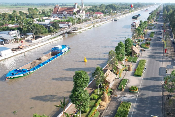Con đường lúa gạo dọc kênh Xáng Xà No nằm trong khuôn khổ Festival Quốc tế ngành hàng lúa gạo Việt Nam - Hậu Giang 2023. Ảnh: Tùng Đinh.