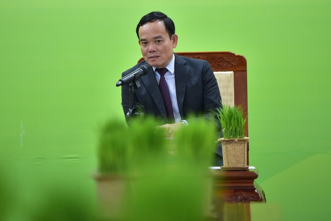 Phó Thủ tướng Trần Lưu Quang trân trọng cảm ơn những chia sẻ, đánh giá của các Đại sứ, Bộ trưởng, Thứ trưởng đối với lúa gạo Việt Nam. Ảnh: Tùng Đinh.