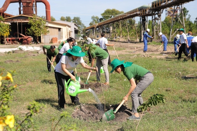 Hoạt động trồng cây trong ngày phát động Dự án có sự tham dự của gần 2.500 cán bộ nhân viên TTC AgriS cùng đại diện chính quyền các địa phương tại các các tỉnh thành nơi Công ty có địa bàn hoạt động.