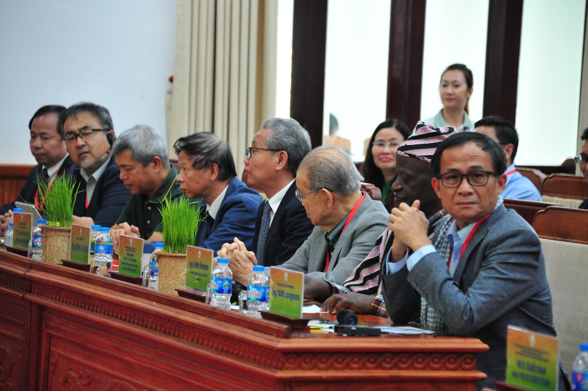 Các chuyên gia nông nghiệp trong nước tham dự Hội thảo.