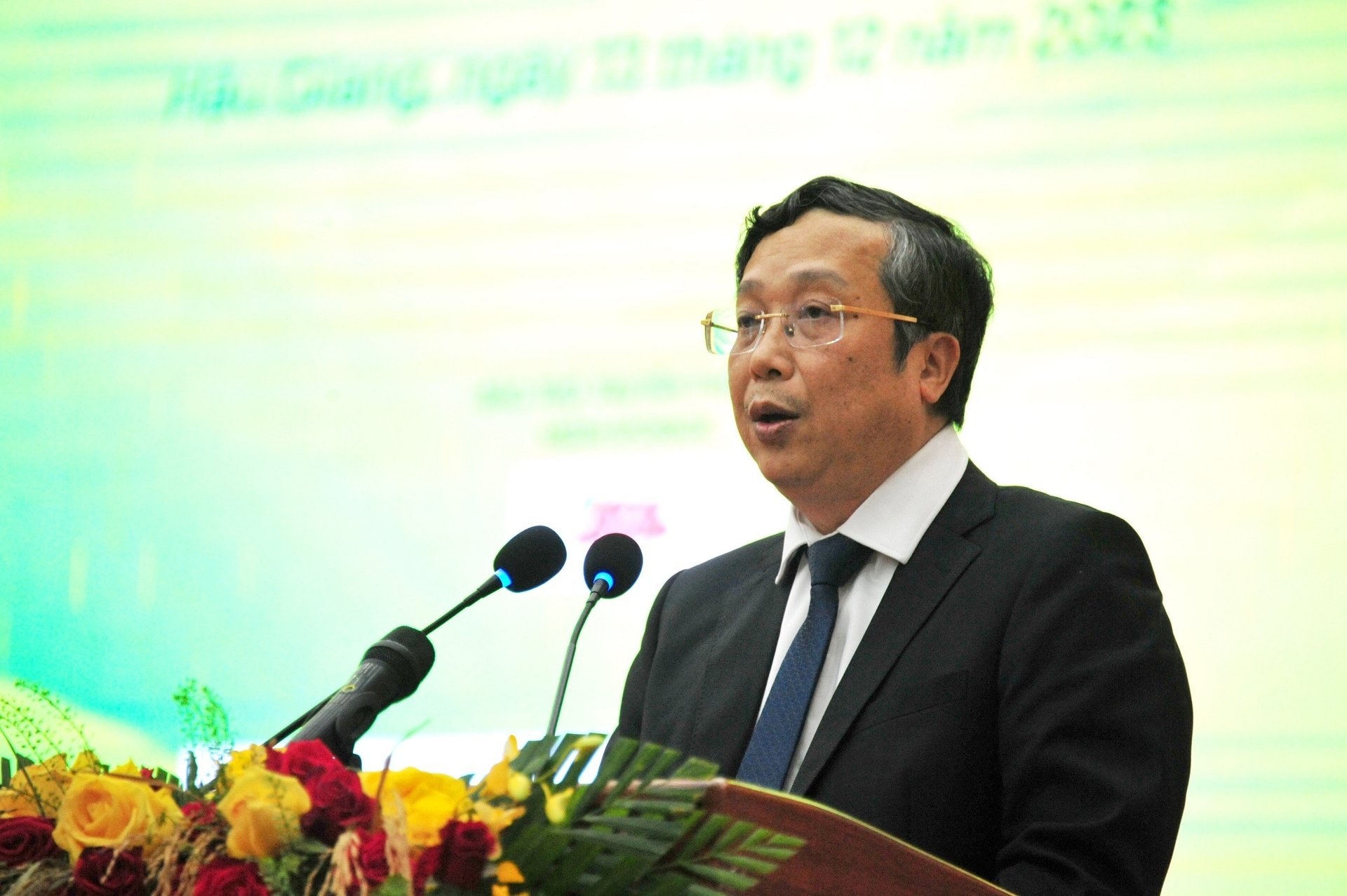 Thứ trưởng Bộ NN-PTNT Hoàng Trung phát biểu khai mạc Hội thảo.