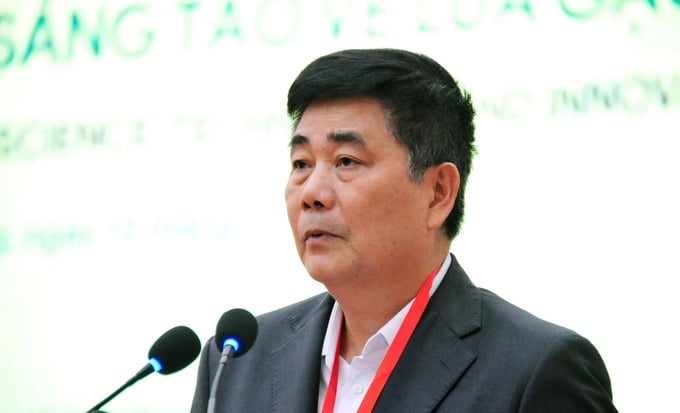 Mr. Cao Duc Phat raises many problems for the domestic and world rice industry. Photo: Le Hoang Vu.