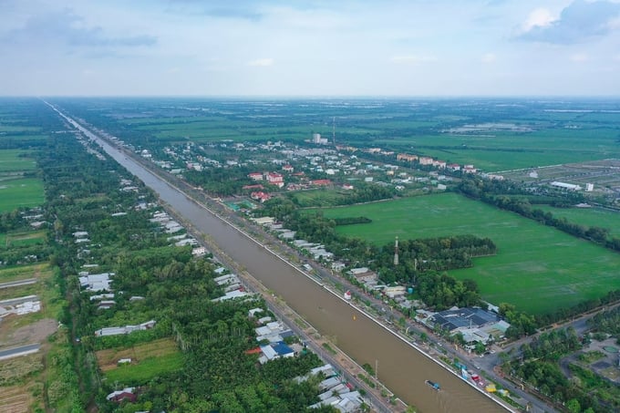 Kênh Xà No, tỉnh Hậu Giang là công trình lớn đầu tiên của Nam bộ về đường thủy, giúp vận chuyển lúa gạo, có lịch sử 120 năm. Ảnh: Tùng Đinh.