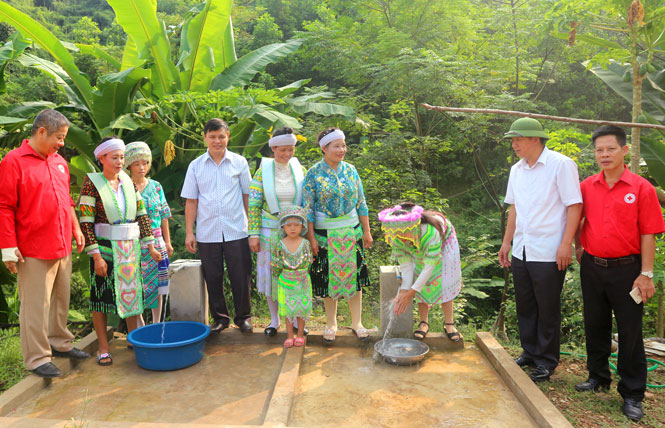 Công trình nước sạch phục vụ sinh hoạt của đồng bào dân tộc Mông ở huyện Võ Nhai, tỉnh Thái Nguyên. Ảnh: Phạm Hiếu.
