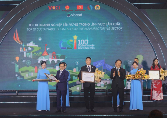 GREENFEED Việt Nam được vinh danh Top 10 Doanh nghiệp bền vững.