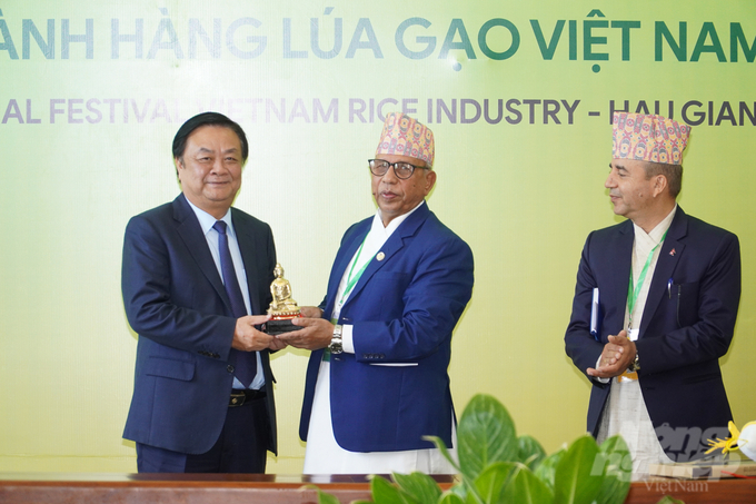 Bộ trưởng Bộ NN-PTNT Lê Minh Hoan nhấn mạnh, cơ hội hợp tác trong lĩnh vực nông nghiệp giữa Việt Nam và Nepal còn rất lớn. Ảnh: Kim Anh.