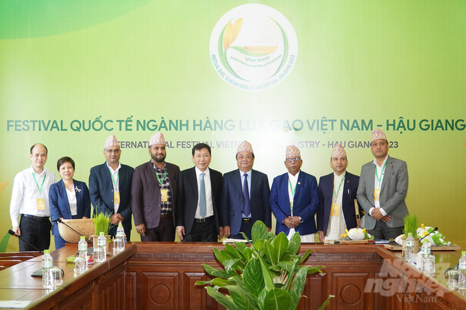Thời gian tới, Bộ NN-PTNT Việt Nam sẽ lập nhóm công tác để xây dựng các chương trình diễn đàn song phương cho các doanh nghiệp, nhà đầu tư Việt Nam - Nepal. Ảnh: Kim Anh.