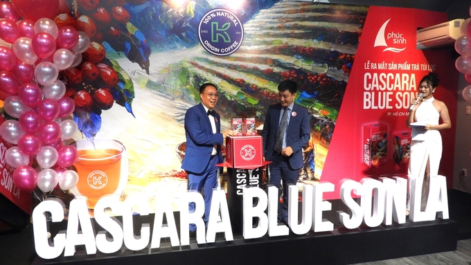 Phúc Sinh chính thức ra mắt sản phẩm trà túi lọc Cascara Blue Sơn La. Ảnh: Trần Trung.