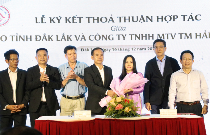 Hội yến sào Đắk Lắk ký biên bản hợp tác cung ứng xuất khẩu với Công ty TNHH TM Hải Yến Nha Trang. Ảnh: Quang Yên.