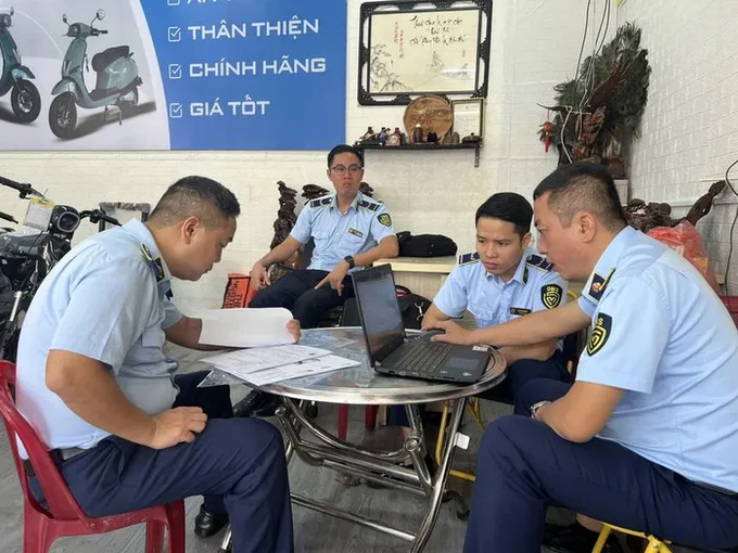 Phòng Nghiệp vụ 1, Cục Nghiệp vụ QLTT đang kiểm tra tại Cơ sở thegioixechaydien 509 Quang Trung, TP.HCM. Ảnh: Tổng cục QLTT.