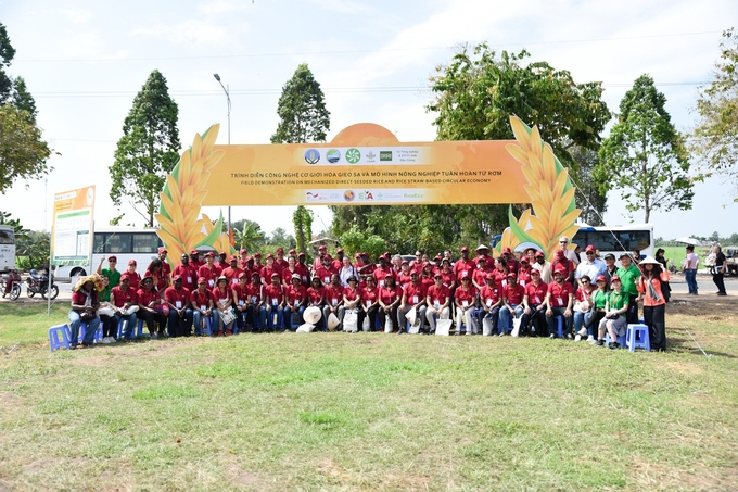 Các đại biểu quốc tế tham dự Festival Quốc tế ngành hàng lúa gạo Việt Nam - Hậu Giang 2023. Ảnh: Quỳnh Chi.