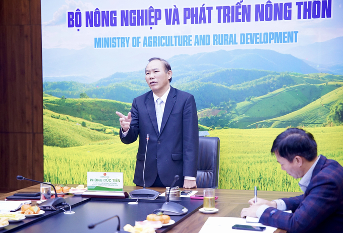 Thứ trưởng Phùng Đức Tiến nhận định Văn phòng Bộ NN-PTNT đã bắt nhịp được công việc một cách sâu rộng, hiệu quả và tích cực. Ảnh: Thanh Thủy.