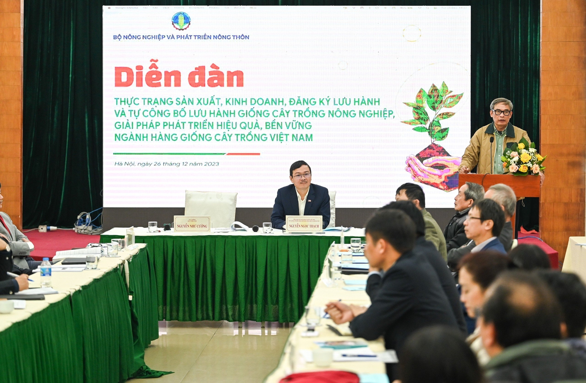 Diễn đàn 'Thực trạng sản xuất, kinh doanh, đăng ký lưu hành và tự công bố lưu hành giống cây trồng nông nghiệp, giải pháp phát triển hiệu quả, bền vững ngành hàng giống cây trồng Việt Nam' được tổ chức vào sáng 26/12.